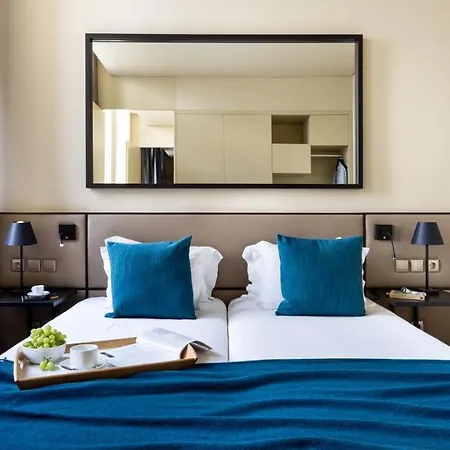 Plum Guide - Market Day Apartment