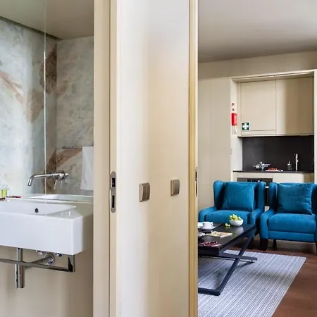 Plum Guide - Market Day Apartment
