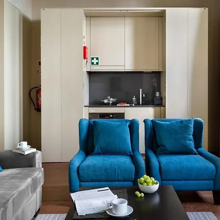 Apartment Plum Guide - Market Day *